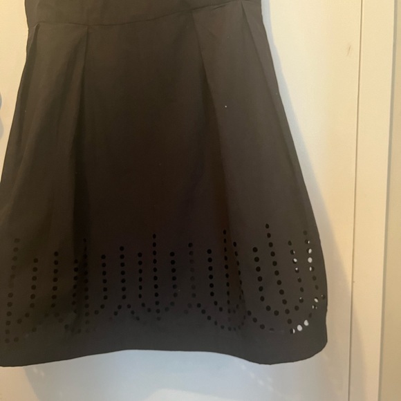 Gap Woman’s sleeveless black summer dress. Zipper back.detailed bottom. Large - Picture 2 of 9